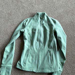 Lululemon Devine jacket size 6
